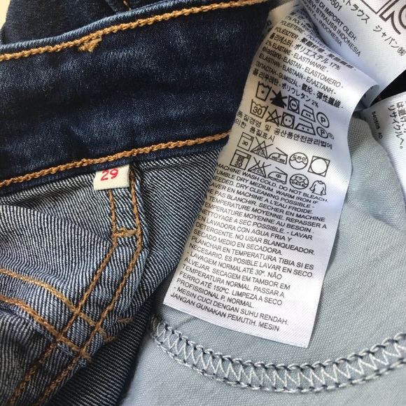 Women’s Levi shorts - Picture 8 of 9